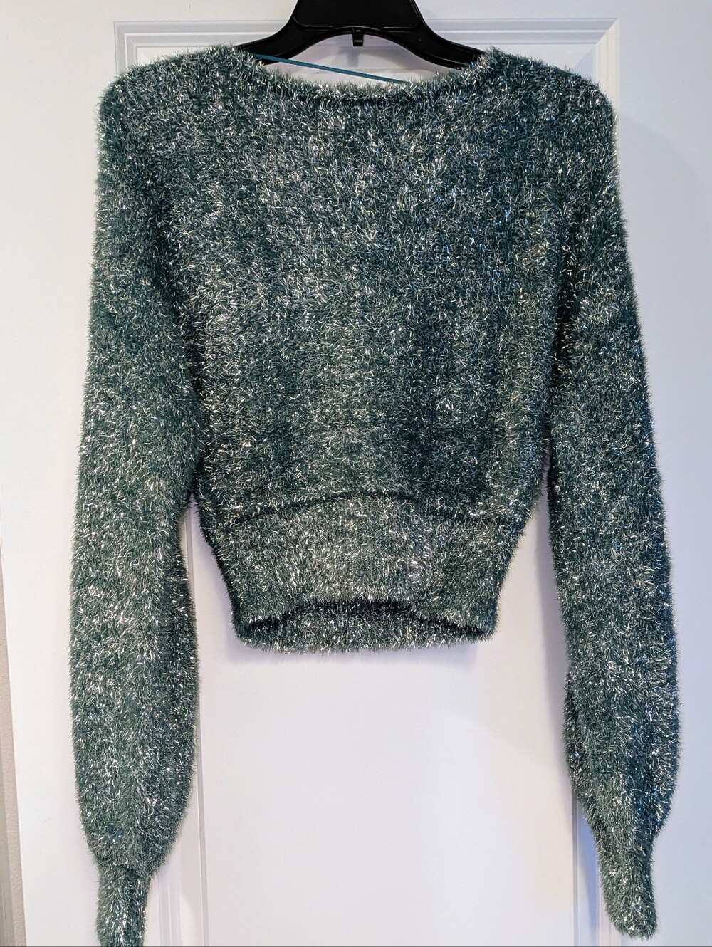 NWT,Green W/Silver Accents, Long Sleeve, Scoop Neck, Cuffed Sweater-Ladies Jr Md